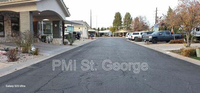 Building Photo - 2990 E Riverside Dr