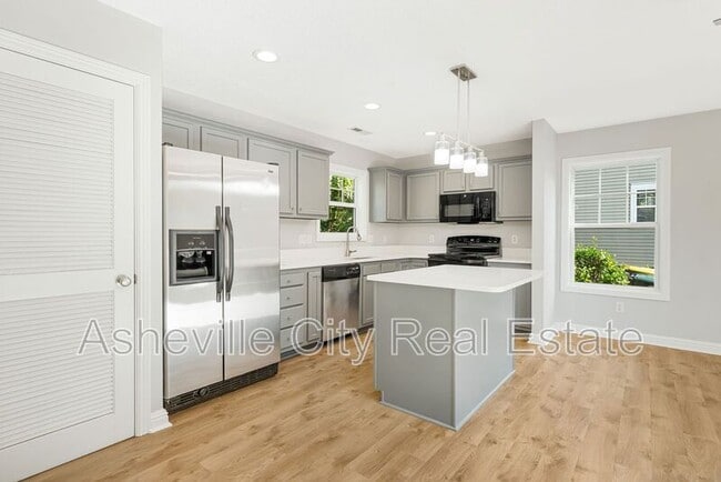 Building Photo - 84 Green Oak Rd