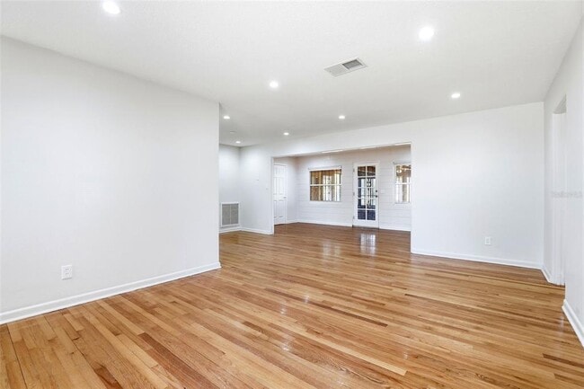 Building Photo - 1913 Baldwin Dr