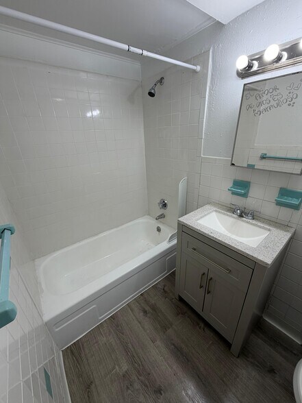 Building Photo - 23 Roughan St