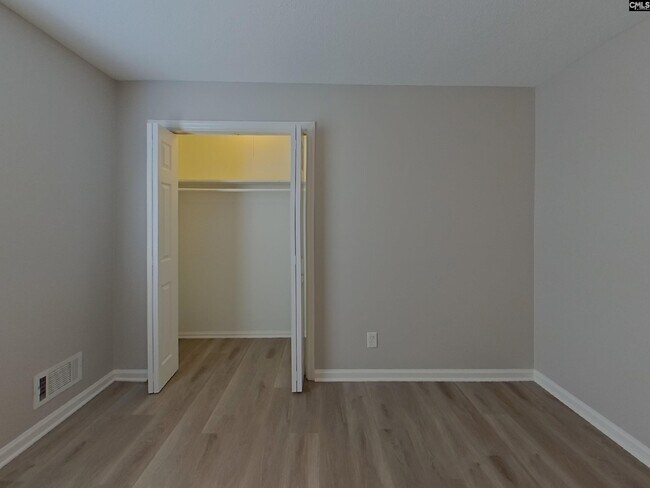 Building Photo - 3959 Notre Dame Pass