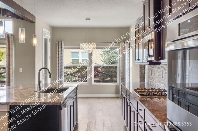 Building Photo - 7215 Rim Bluff Ln