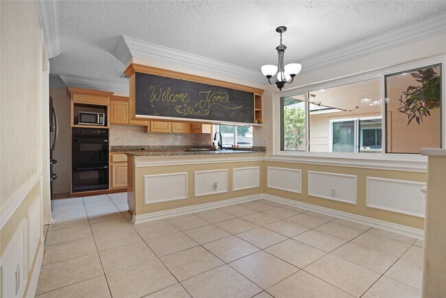 Building Photo - 17119 Mellow Ridge Dr