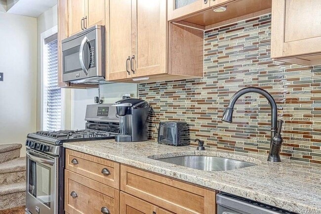 Building Photo - 524 Central Ave