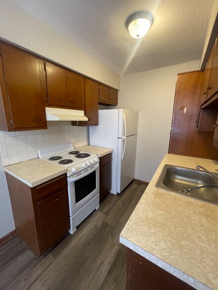 Building Photo - 319 Pershing Ave NE