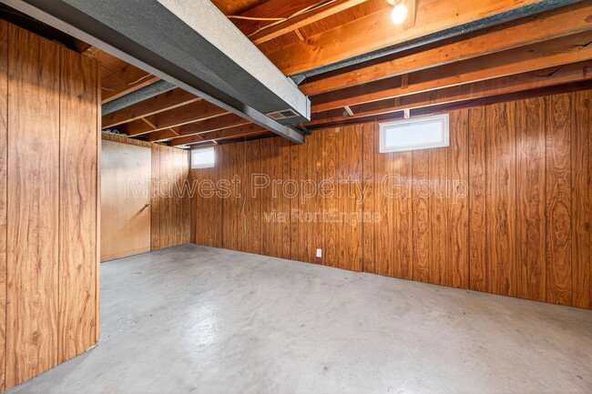 Building Photo - 1810 Swallow Ln