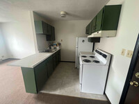 Building Photo - 151 Plum St