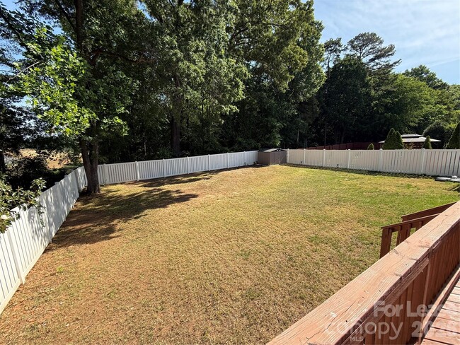Building Photo - 15622 Troubadour Ln