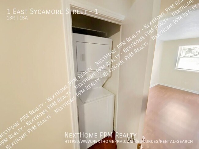 Building Photo - 1 E Sycamore St