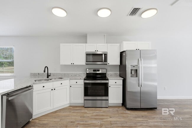 Building Photo - 22771 Racine St