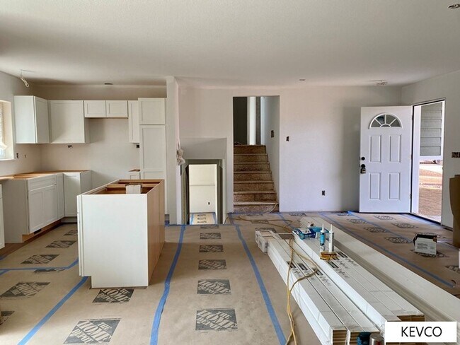 Building Photo - Lovely Renovated Home!