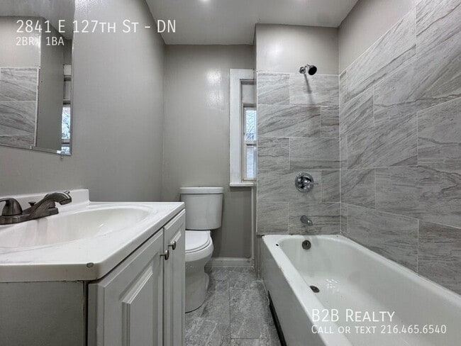 Building Photo - 2841 E 127th St