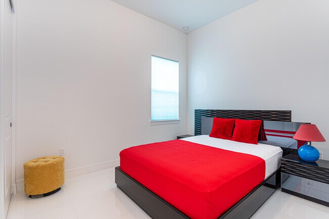 Building Photo - 10815 Stellar Cir