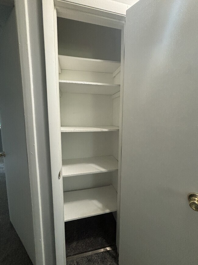 Building Photo - 53 E 300 N