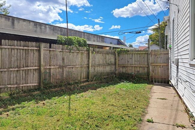 Building Photo - 2617 Slevin St