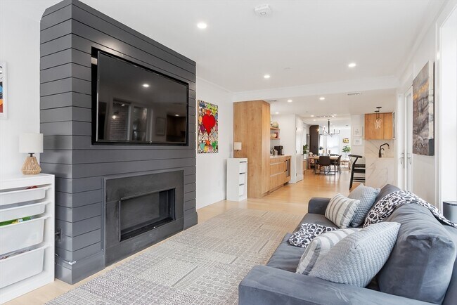 Building Photo - 69 Montgomery St