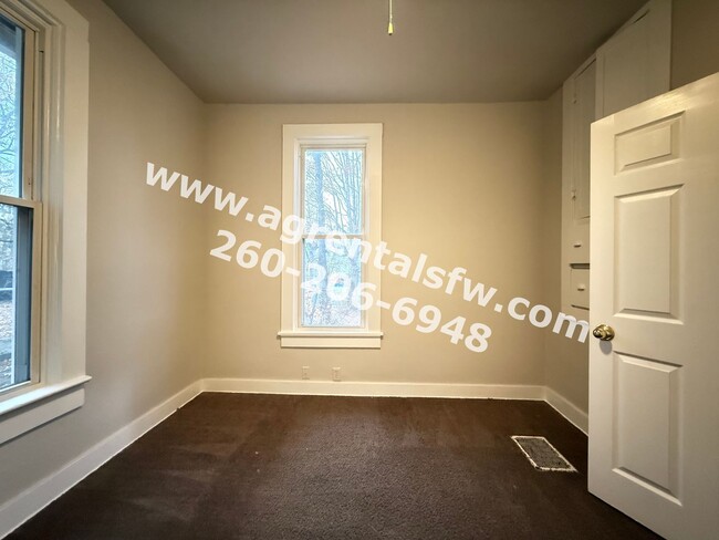 Building Photo - 2 Bedroom House - $300 off first months rent