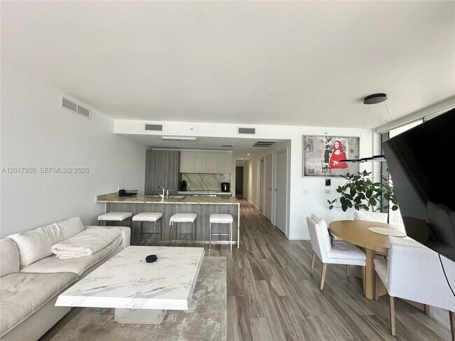 Building Photo - 801 S Miami Ave