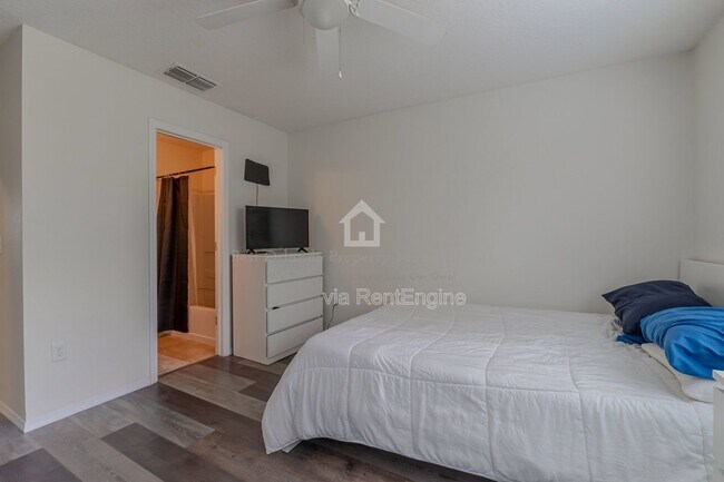 Building Photo - 5095 Dominica Dr