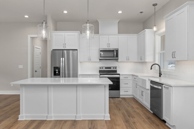 Building Photo - 219 Bush Rd SE