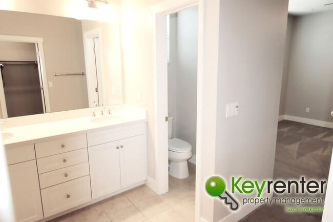 Building Photo - 3234 Sher Ct
