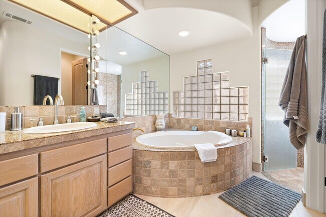 Building Photo - 73110 Calliandra St