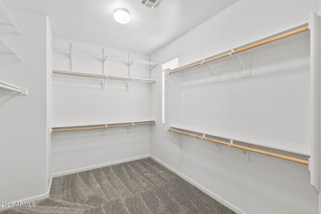 Building Photo - 130 N Bay Dr