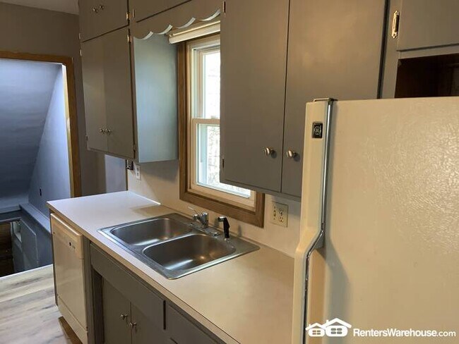 Building Photo - Beautifully Remodeled SFH in Plato Availab...