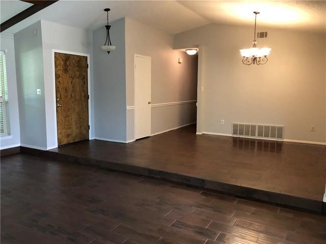 Building Photo - 637 Red River Dr