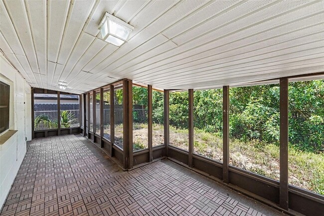 Building Photo - 14706 Carnation Dr