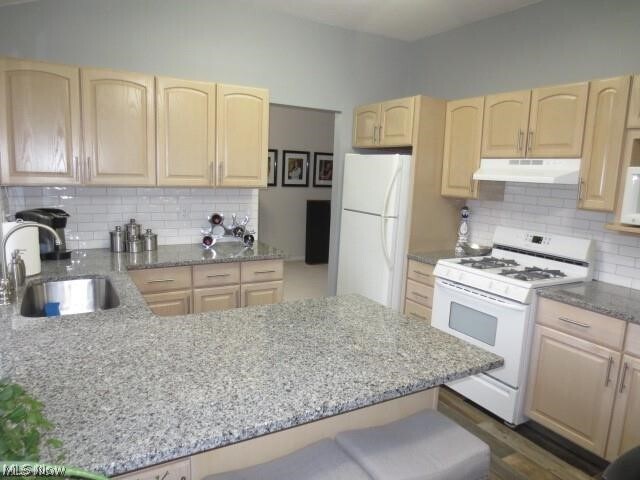 Building Photo - 6593 Forest Glen Ave