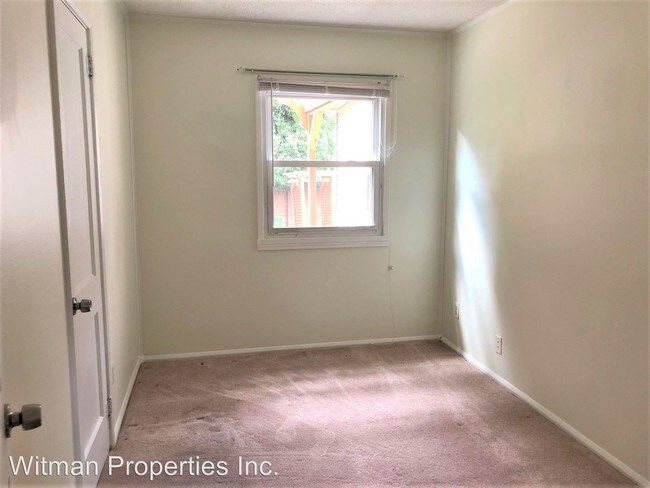 Building Photo - 3 br, 1 bath House - 66 White Birch Ave.