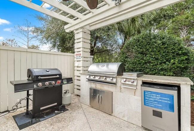 Building Photo - 2350 W County Hwy 30A