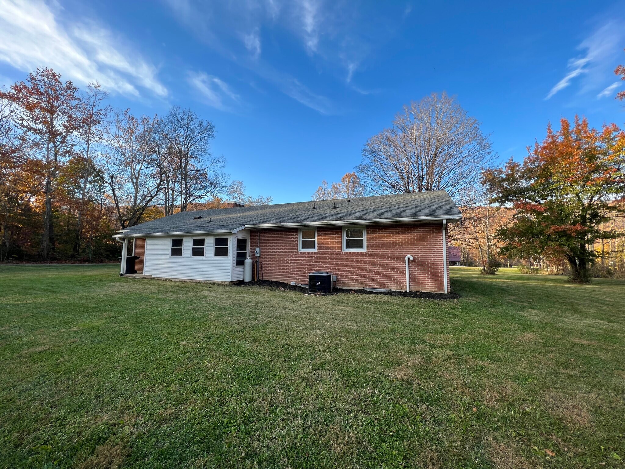 Building Photo - 4020 Bradshaw Rd