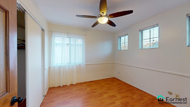 Building Photo - Charming 4-Bed/2.5-Bth Home in Prime Santa...