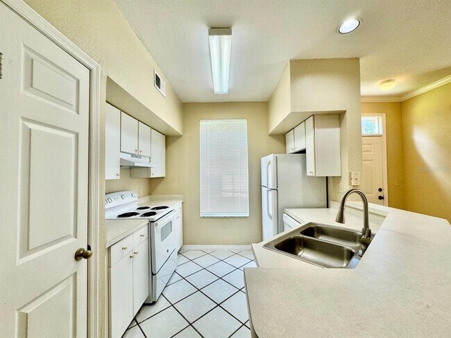 Building Photo - 10440 White Lake Ct