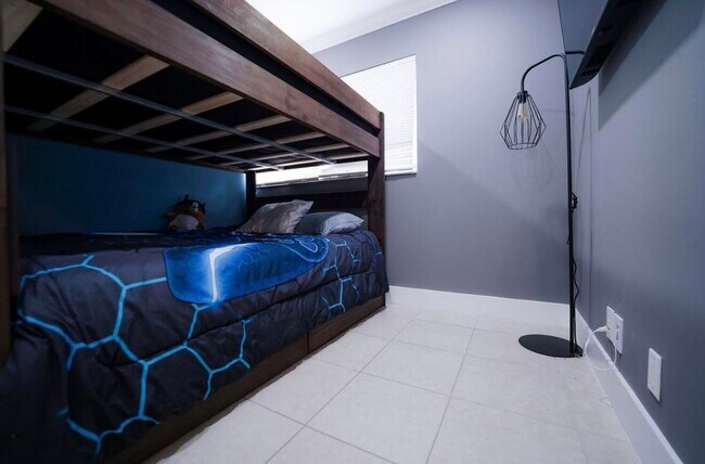 Building Photo - 6611 Winfield Blvd