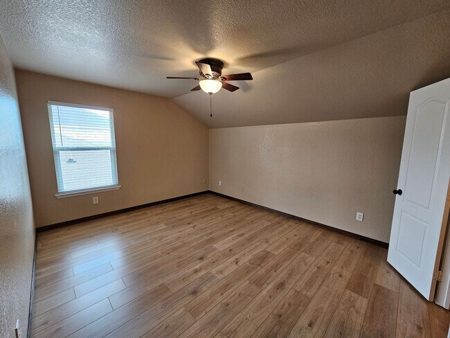 Building Photo - Spacious & Inviting 6-Bedroom Cedar Hill Home – Perfect for Your Next Move