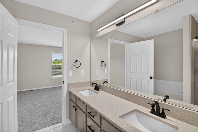 Building Photo - 379 Cherry Orchard Rd
