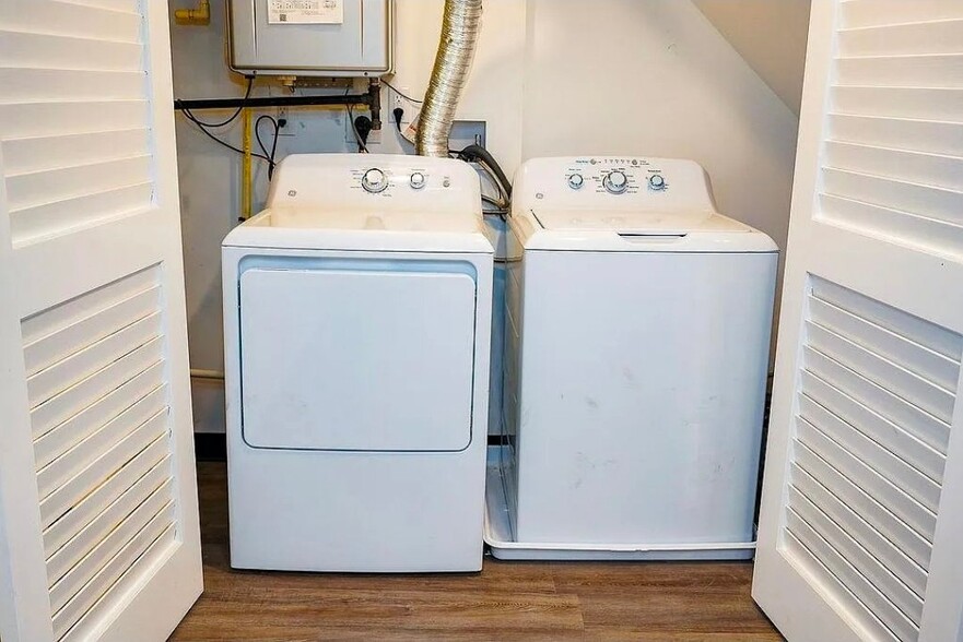 Building Photo - 6135 MacBeth Dr