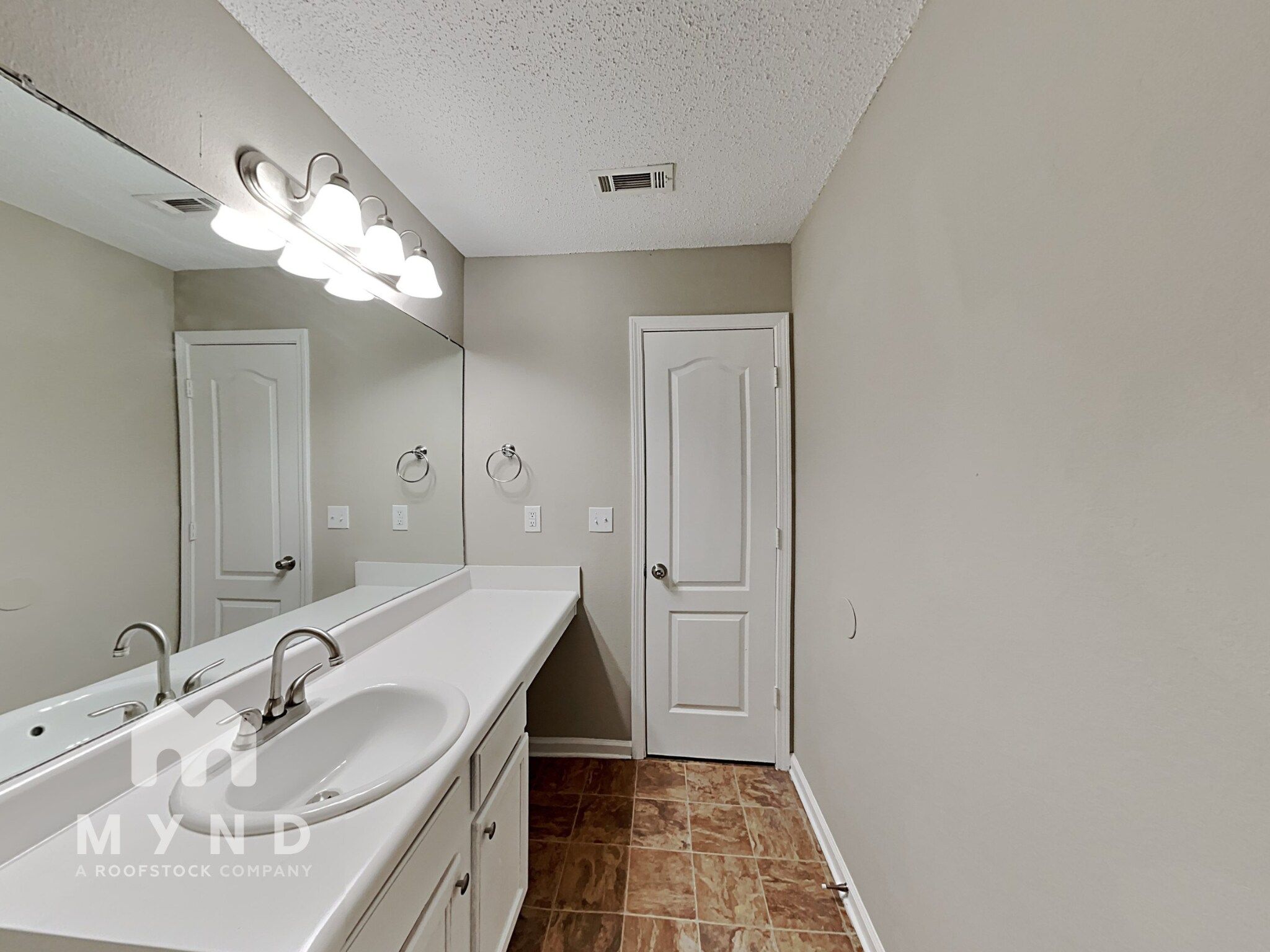 Building Photo - 3940 Cypress Pointe Dr