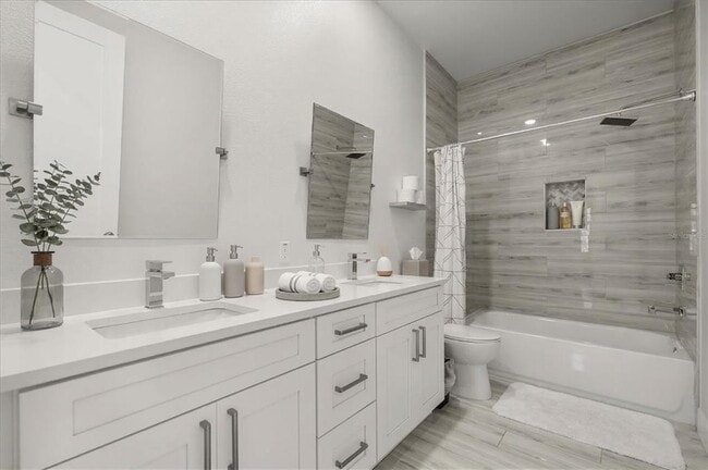 Building Photo - 668 Overspin Dr