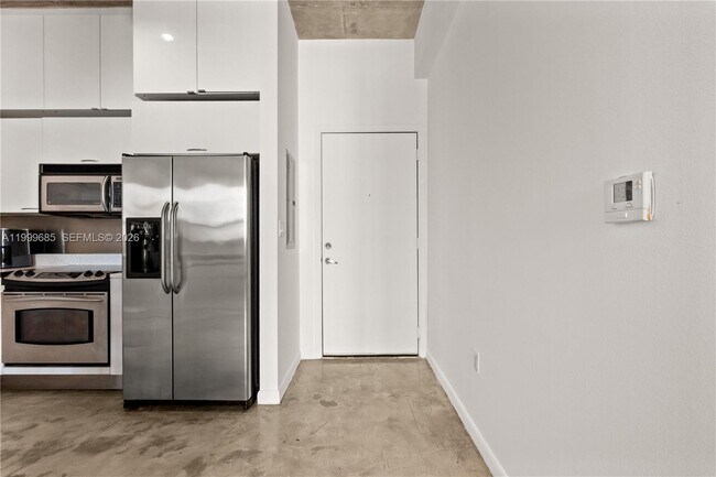 Building Photo - 234 NE 3rd St