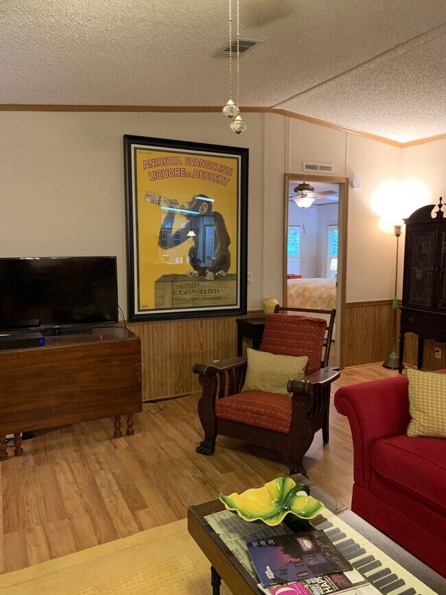 Building Photo - Furnished spacious 3/2.5 home. Corporate a...