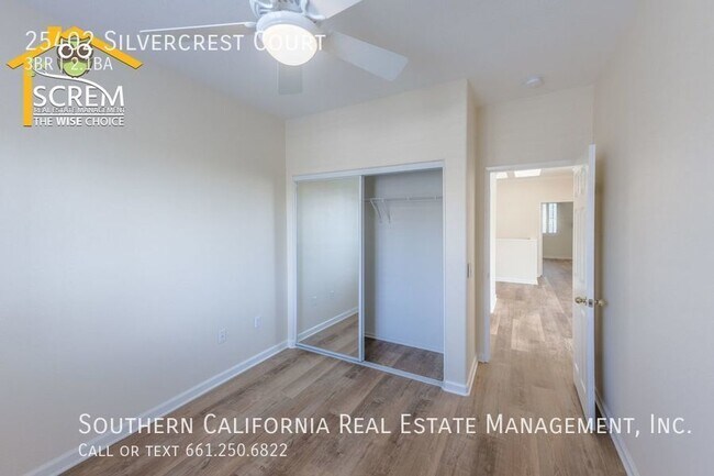 Building Photo - Three Bedroom + Loft Townhome in Gated Com...