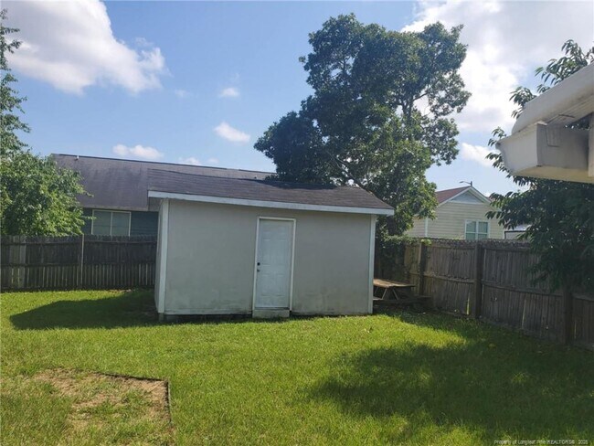 Building Photo - 1734 Winnabow Dr
