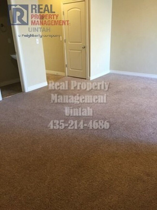 Building Photo - 431 E Gray Fox Ln