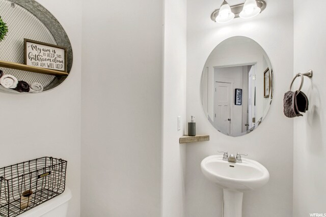Restroom - 7209 N Brook Rdg
