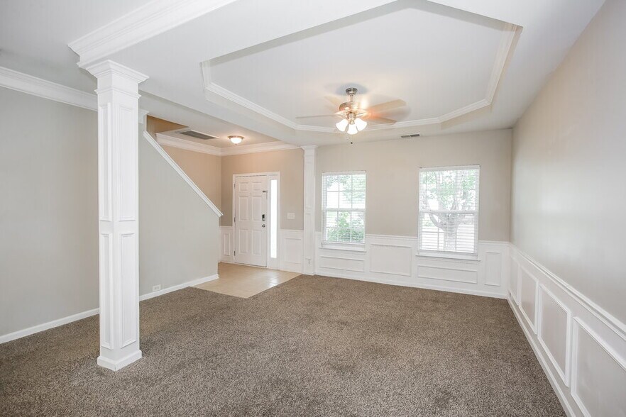Building Photo - 1006 Tiger Eye Ave