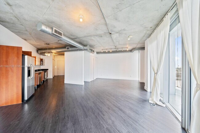 Building Photo - 690 SW 1st Ct